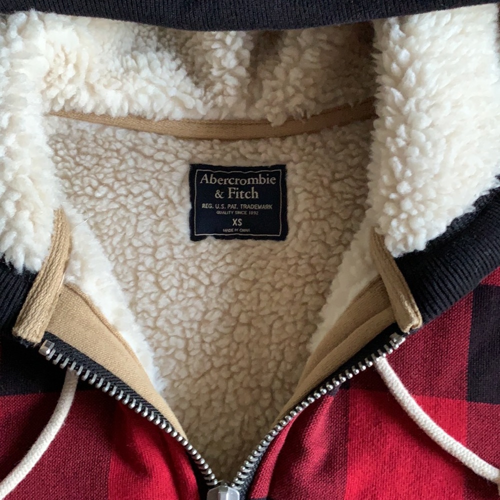 Abercrombie & Fitch Men’s Sherpa Full Zip Red Black Buffalo Plaid Hoodie Size XS - Picture 8 of 9